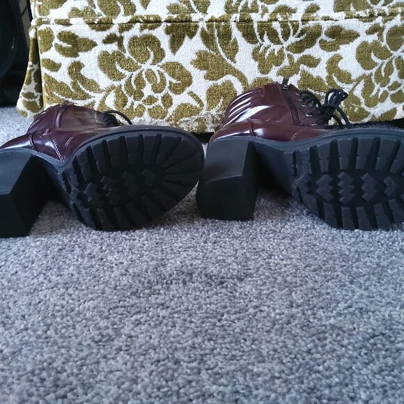 JUST FAB PATENT LEATHER MAROON LACE UP BOOTS - Picture 3 of 4